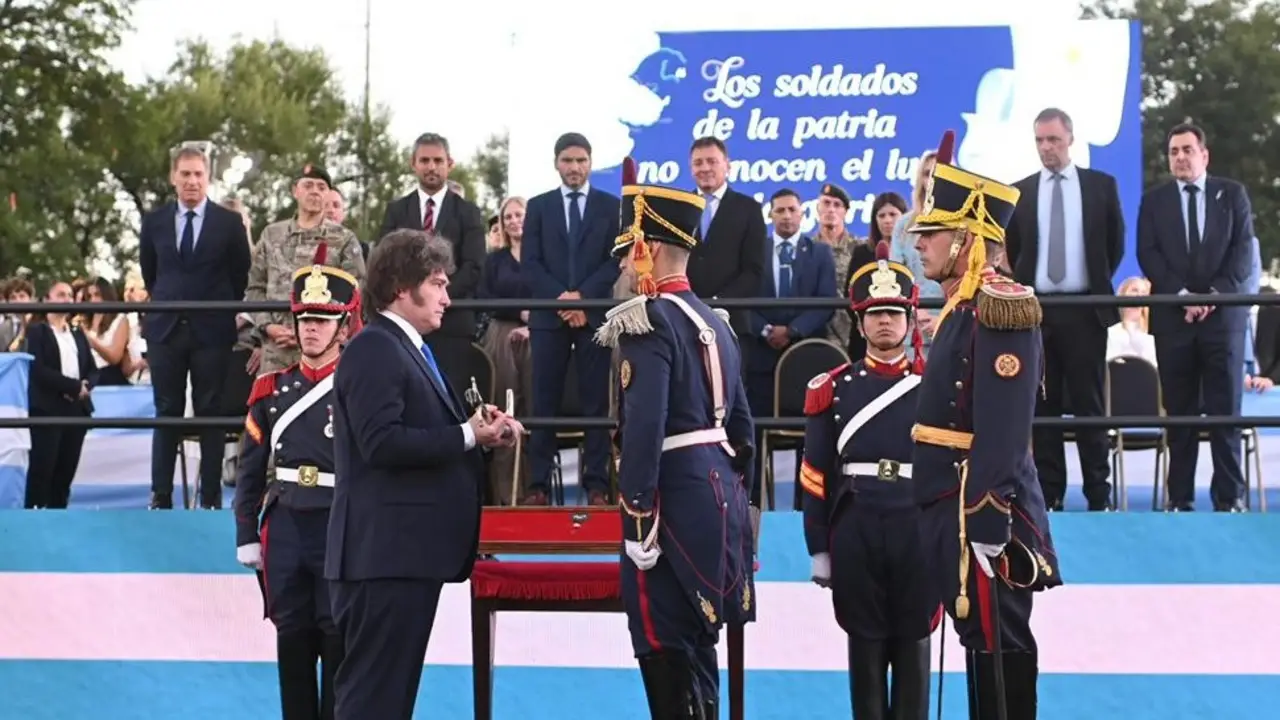 Milei atacó a CFK y quiso ligar su gobierno a la gesta sanmartiniana: "Nuestra campaña libertadora"