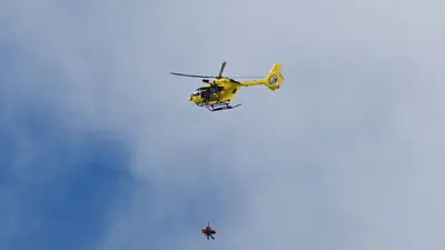 Esquiadora estadounidense Vonn es llevada al hospital tras grave accidente en prueba de descenso en Juegos de Invierno Esquiadora estadounidense Vonn es llevada al hospital tras grave accidente en prueba de descenso en Juegos de Invierno