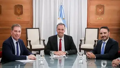 Antes de la sesión por la reforma laboral, Valdés se reúne con Caputo: reclamos por fondos y la crisis textil Antes de la sesión por la reforma laboral, Valdés se reúne con Caputo: reclamos por fondos y la crisis textil