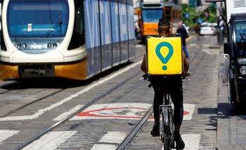 La filial italiana de Glovo queda bajo supervisión judicial por presunta explotación laboral | Italia