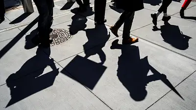 Trump busca limitar opciones legales de trabajadores federales despedidos Trump busca limitar opciones legales de trabajadores federales despedidos