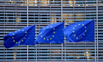 La UE sopesa una revisión de permisos gratuitos de la industria en la reforma del mercado del carbono | Ue