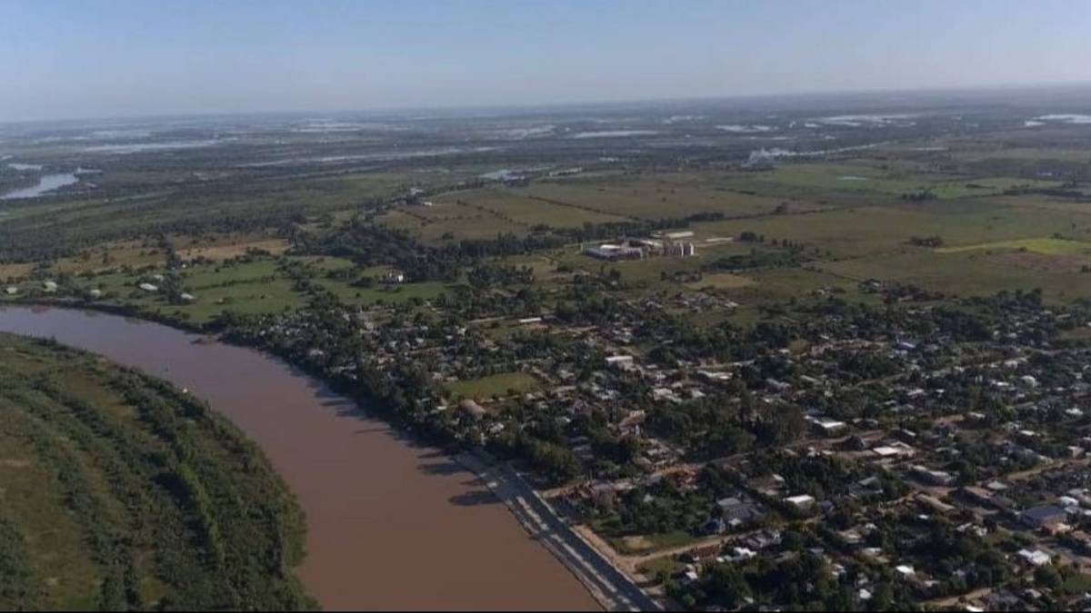 El Gobierno firmó la privatización del Río Paraná en medio de los festejos mundialistas