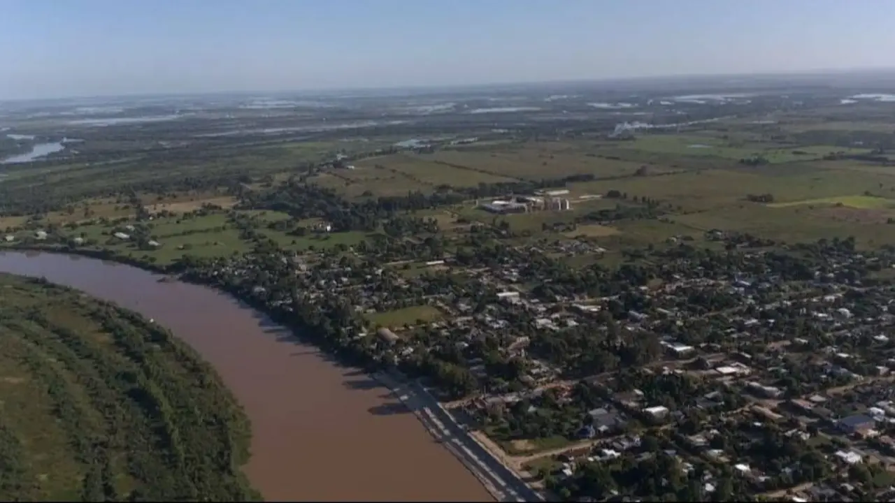 El Gobierno firmó la privatización del Río Paraná en medio de los festejos mundialistas