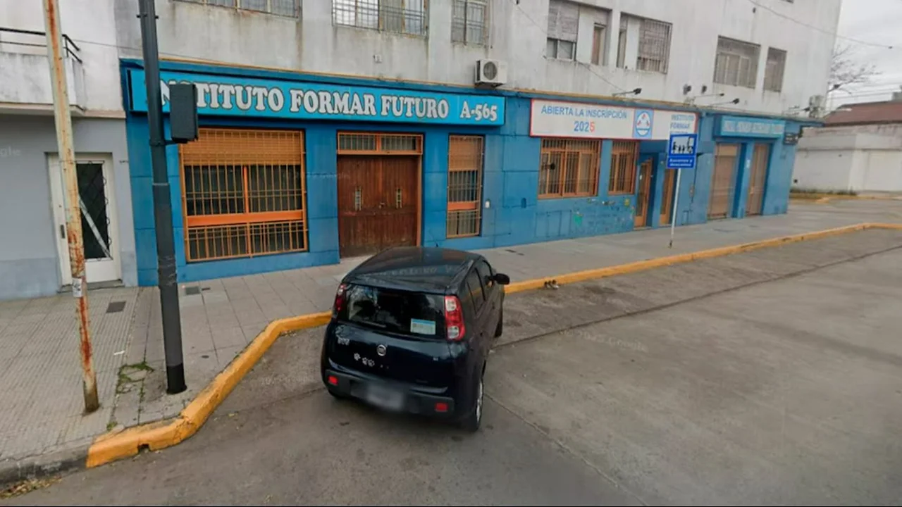 Cierra una importante escuela en CABA de forma repentina y 50 docentes fueron desvinculados: qué dicen desde el gobierno porteño