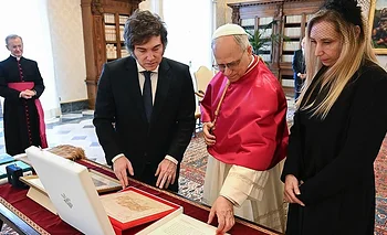 Milei se anticipó a una posible postergación de la visita del Papa León XIV: “Ajustes” | Javier milei presidente