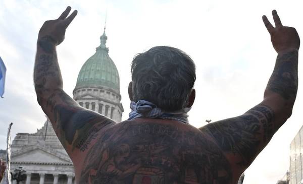 PBI fantasma, reforma laboral, perros chicos y nadie al volante - El Destape thumbnail