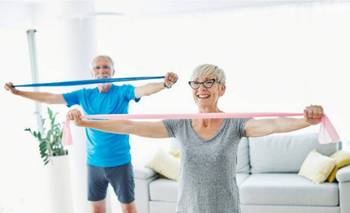 El secreto para que los adultos mayores ganen fuerza y movilidad | Salud