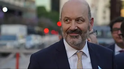 Sturzenegger celebró la reforma laboral: "Si te lastimaste jugando al fútbol, tu jefe no tiene nada que ver" Sturzenegger celebró la reforma laboral: "Si te lastimaste jugando al fútbol, tu jefe no tiene nada que ver"