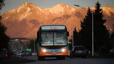 Cambian los colectivos urbanos de Bariloche: líneas afectadas y nuevos recorridos Cambian los colectivos urbanos de Bariloche: líneas afectadas y nuevos recorridos