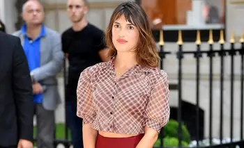 Chau al cuello redondo: la remera que se impone en el verano 2026 | Moda