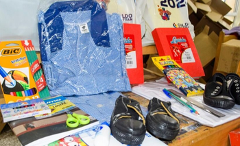 Formosa avanza con la entrega de kits escolares para el comienzo de clases | Educación pública