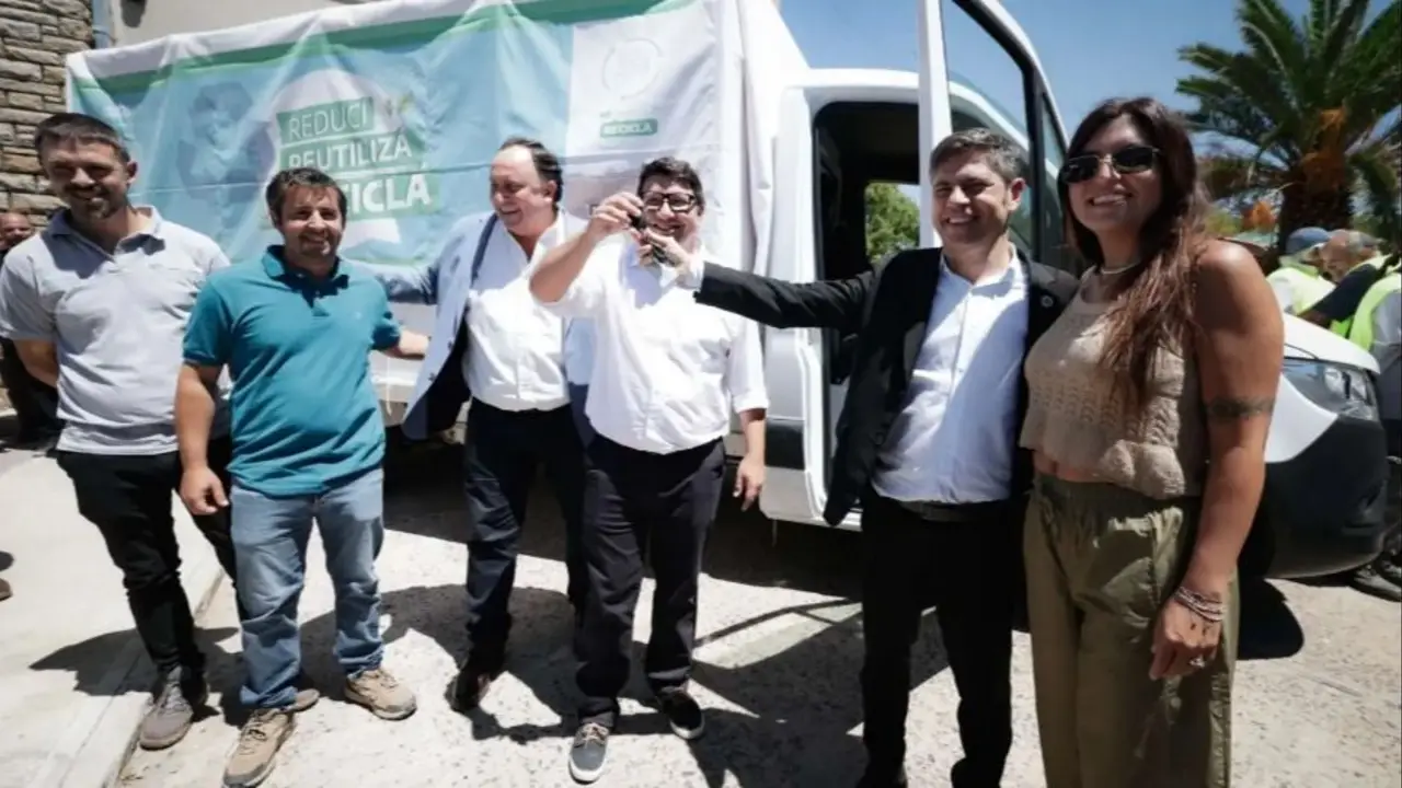 Kicillof entregó nuevos vehículos adquiridos a través de Provincia Leasing para reforzar servicios públicos 