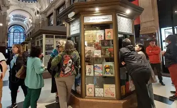 Es una de las librerías más chiquitas del mundo y está en una famosa galería de CABA | Librerías