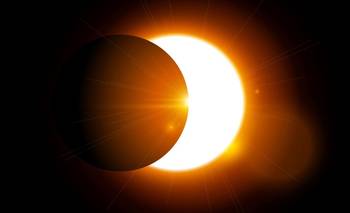 Eclipse solar en Acuario: dónde ver el "anillo de fuego" y cómo afectará a los signos | Astronomia
