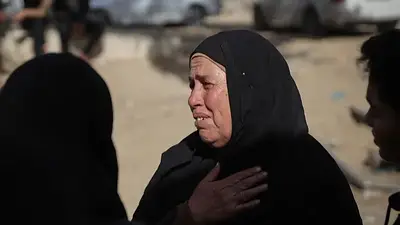 Mujer palestina llorando Mujer palestina llorando