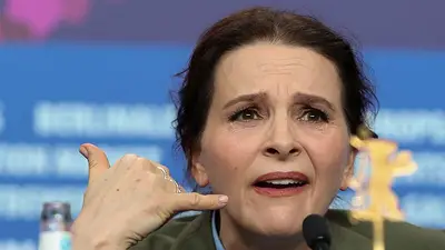 Juliette Binoche aborda las preguntas difíciles del envejecimiento en el filme "Queen at Sea", que compite en Berlín Juliette Binoche aborda las preguntas difíciles del envejecimiento en el filme "Queen at Sea", que compite en Berlín