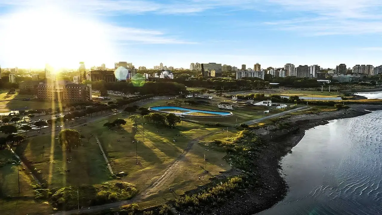 Así es el Paseo de la Costa a orillas del Río de la Plata, ¿cómo llegar?