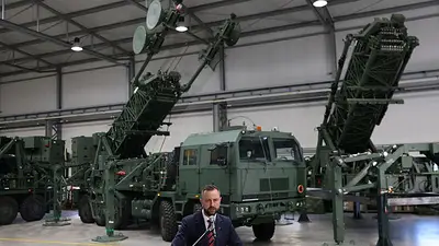 Polonia prohíbe vehículos chinos en instalaciones militares por seguridad de datos Polonia prohíbe vehículos chinos en instalaciones militares por seguridad de datos