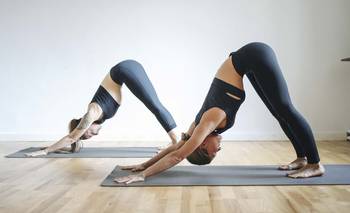 Qué es el hatha yoga: significado, beneficios y cómo practicarlo en casa | Consejos de salud