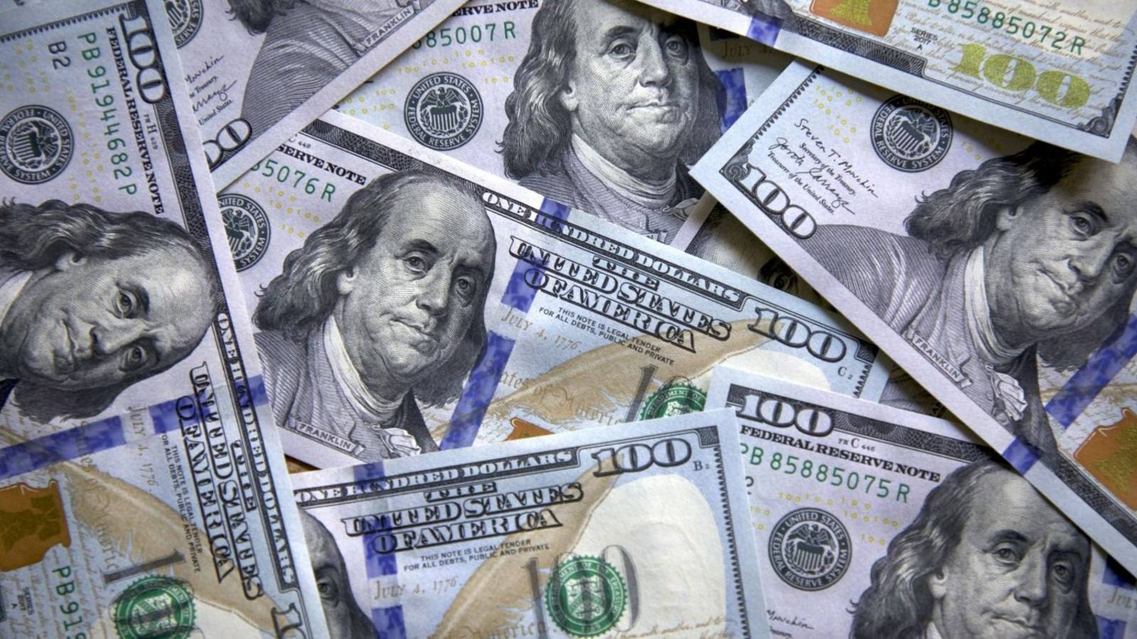 Ahorristas impulsan demanda de moneda extranjera con retiros superiores a U$S 3.000 millones en agosto