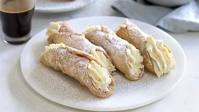 Cannolis Cannolis