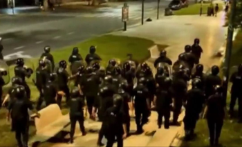 A la medianoche, la policía avanzó frente al Congreso mientras se debatía la reforma | Reforma laboral 