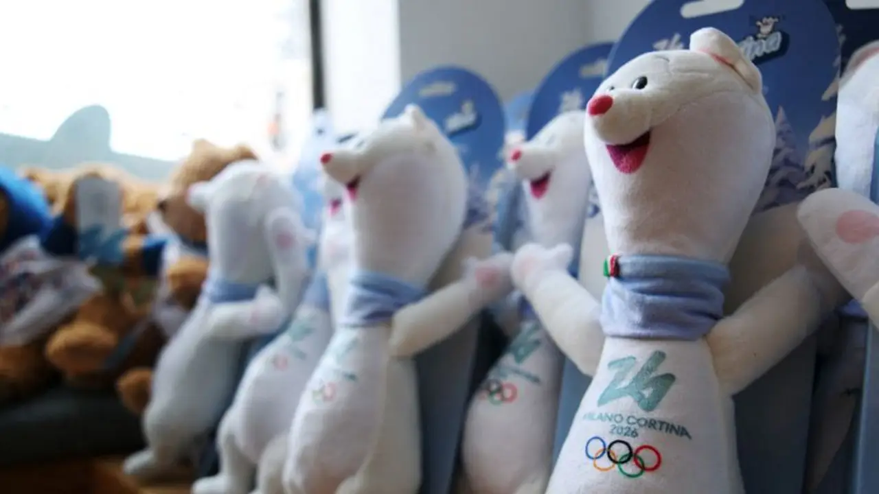 Estudiantes italianos consiguen entradas para clausura de Juegos Invierno por diseño de mascotas
