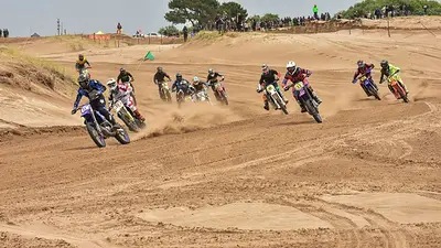 Tragedia en Villa Gesell: murió motociclista tras caer de un médano Tragedia en Villa Gesell: murió motociclista tras caer de un médano