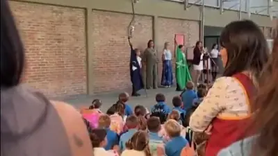 El Gobierno denunció por "adoctrinamiento" a una maestra que criticó a Trump El Gobierno denunció por "adoctrinamiento" a una maestra que criticó a Trump