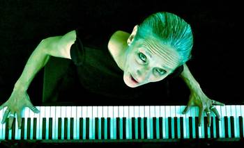 Escapó de la dictadura y un llamado cambió su vida para siempre | Música