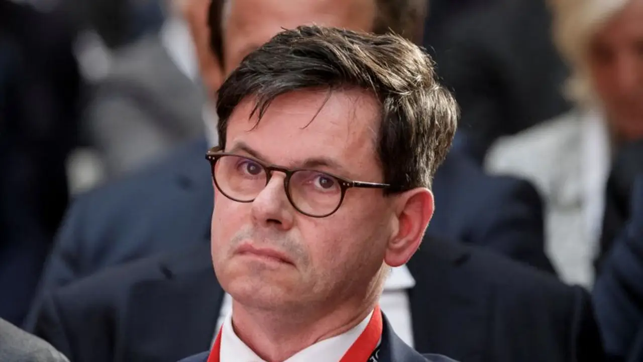 El director de Versalles liderará la reforma del Louvre tras el robo