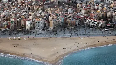 Barcelona duplica la tasa turística hasta convertirla en una de las más altas de Europa Barcelona duplica la tasa turística hasta convertirla en una de las más altas de Europa