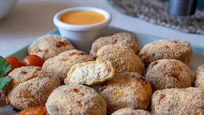 Cómo es la receta de los nuggets caseros de pollo sin aceite. Cómo es la receta de los nuggets caseros de pollo sin aceite.