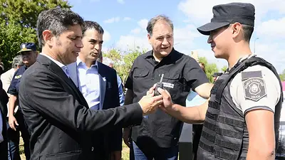 Kicillof visitó tierras libertarias y criticó a Milei: “Se desentiende de todas sus responsabilidades” Kicillof visitó tierras libertarias y criticó a Milei: “Se desentiende de todas sus responsabilidades”