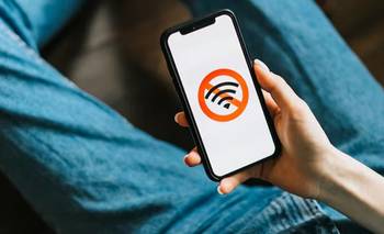 ¿Sirve desactivar el WiFi de tu celular al salir de casa? | Celulares