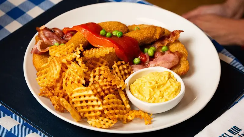 Suprema Maryland, Del Río Cantina.