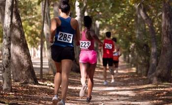 Escapada saludable: el pueblo con laguna que invita a vivir una carrera de 10k y 3k | Escapadas