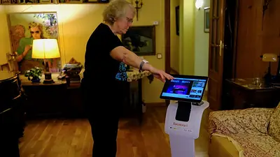 Robots bailarines brindan apoyo y compañía a las personas mayores de Barcelona Robots bailarines brindan apoyo y compañía a las personas mayores de Barcelona
