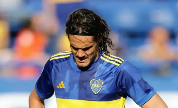 Edinson Cavani no concentra ante Lanús y preocupa en Boca: 