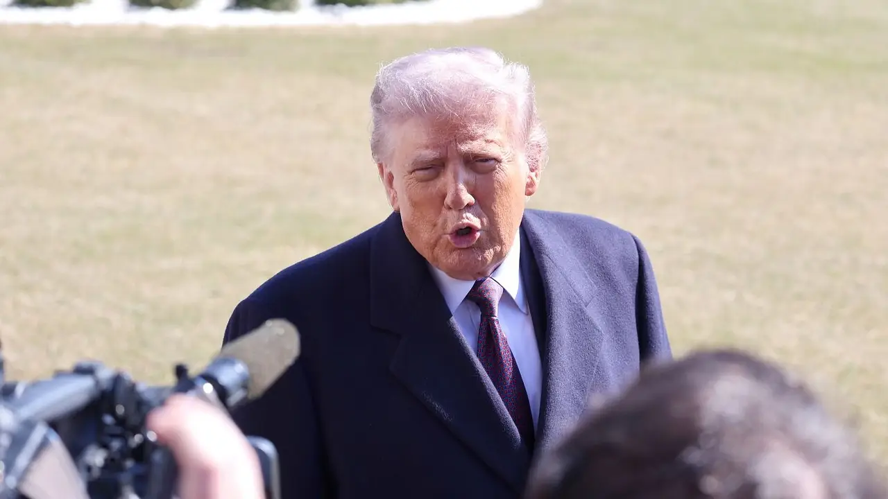 Trump advirtió que analiza “una toma de control amistosa de Cuba”