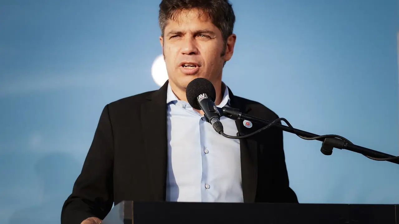 Kicillof: "La plata no está en comercios y hogares, se la está robando Milei"