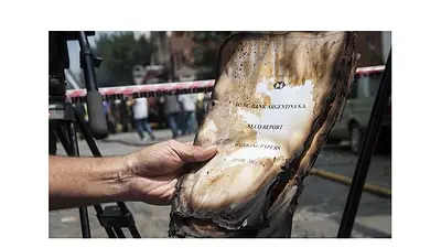 La Justicia investiga si el incendio de Iron Mountain tuvo un móvil económico La Justicia investiga si el incendio de Iron Mountain tuvo un móvil económico