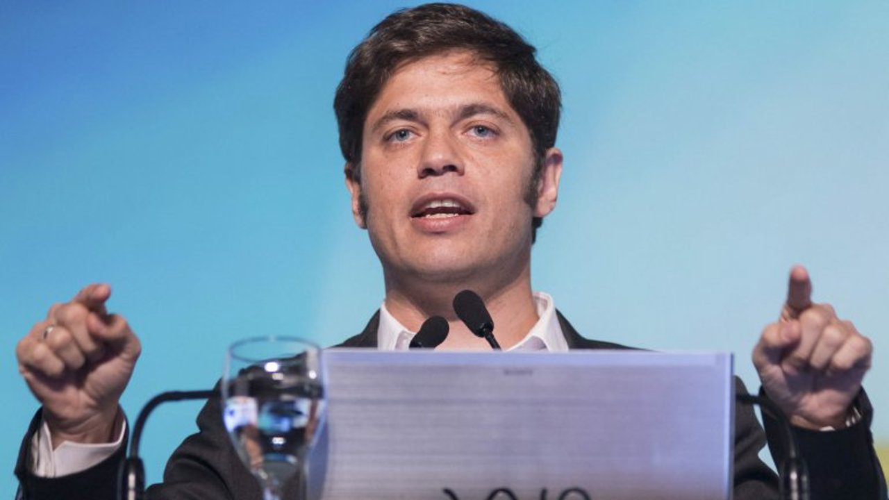 El gobierno analiza tres ofertas de bancos y una de un fondo para volver al mercado