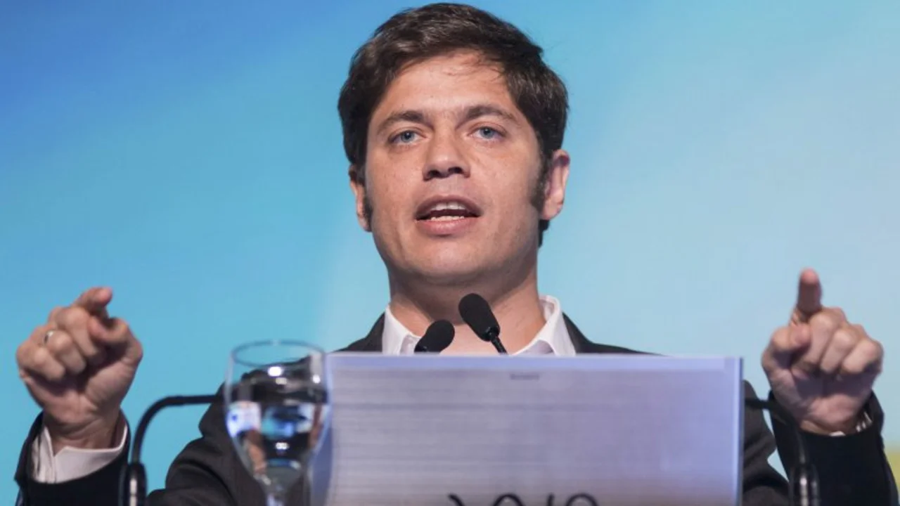 El gobierno analiza tres ofertas de bancos y una de un fondo para volver al mercado