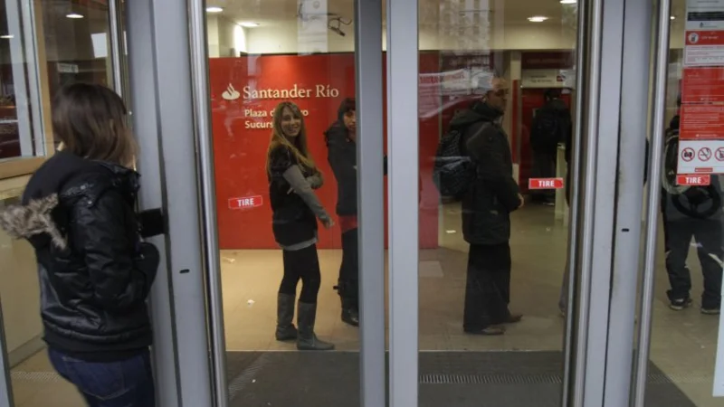 Bancos: ganancias récords y pocos créditos