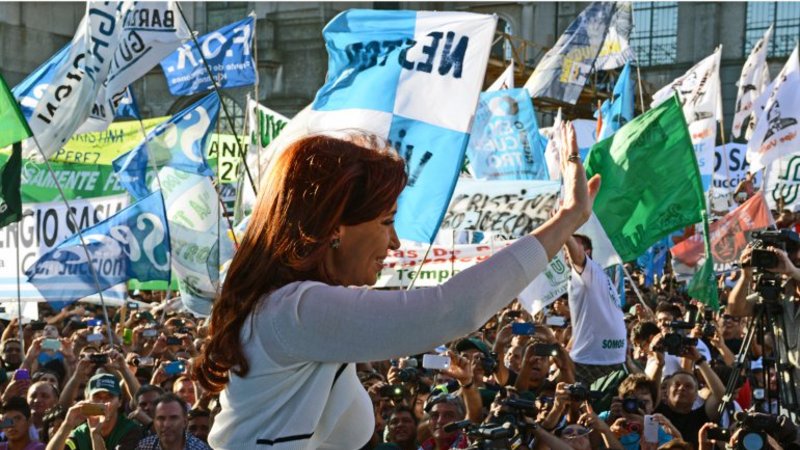 Cristina le pegó a Macri por comprar vagones usados para el subte Cristina le pegó a Macri por comprar vagones usados para el subte