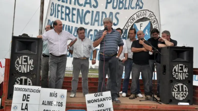 Guerra en Twitter: Buzzi cruzó a Cristina por el paro del campo