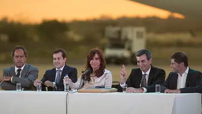 Cristina: "Hay que tener coraje y no agachar la cabeza ante los poderes" Cristina: "Hay que tener coraje y no agachar la cabeza ante los poderes"