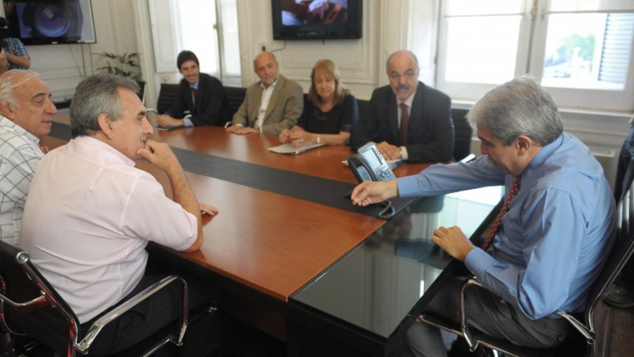 Pese a la reunión en Casa Rosada, gremios del transporte confirmaron el paro
